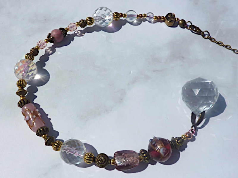 Romantischer Sonnenfänger rosa-antik, vintage, 4 Regenbogenkristalle   59cm